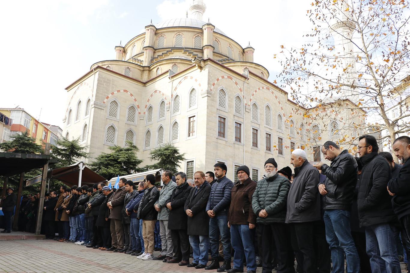 "Biz bugün İslam dünyasının cenaze namazını kılıyoruz" "Biz bugün İslam dünyasının cenaze namazını kılıyoruz"